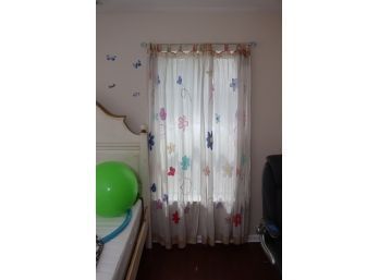 4 Sets Of Flower Butterfly Curtains And Curtain Rods.