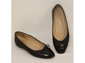CHANEL Black Leather CC Patent Leather Toe Size 9.5