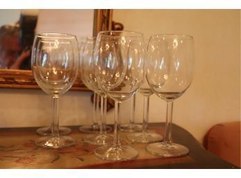 SET OF 8 WINE GLASSES  (G-1)