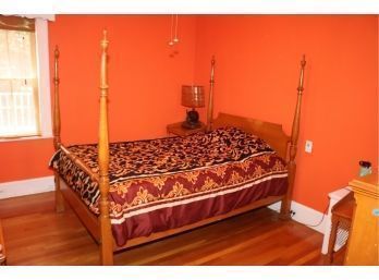 Vintage Full Sized 4 Post Bed