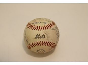 Team Signed NY Mets Autographed Baseball (B-2)