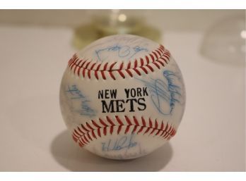 NY Mets Team Signed Baseball (B-4)