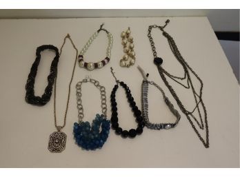 Necklace Costume Jewelry Lot. (J-3)