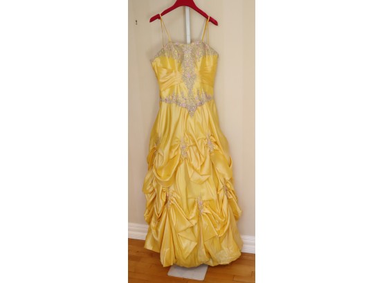 Gorgeous Yellow Beaded Gown Private Collection. (R-49)