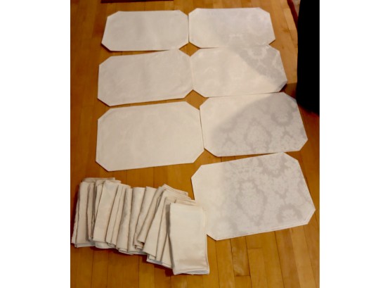 Placemats And Napkins