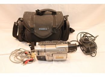 Sony Handycam Vision CCD-TRV57 Video Camcorder  (W-30)