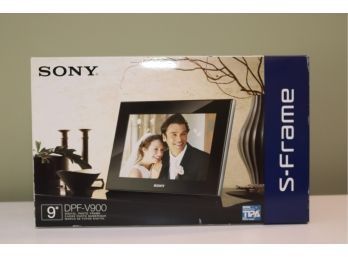 NEW IN BOX Sony DPF-V900 9-Inch Digital Photo Frame