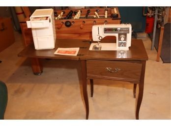Universal Super Stretch Zig Zag Sewing Machine And Table