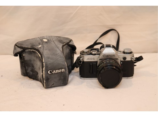 Canon AE-1 35mm SLR Film Camera. (G-3)