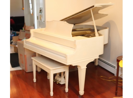 WHITE Wm. Knabe & Co Baby Grand Piano 5'3'