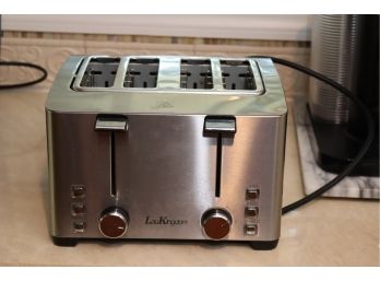 Lau Kingdom 4 Slice Toaster  (L-55)