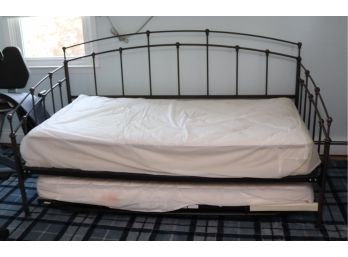 TRUNDLE DAY BED