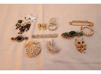 Vintage Brooch Lot Pins (S-41)