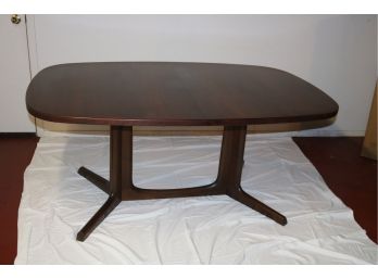 Mid-Century Danish Modern Rosewood Dining Table W/ 2 Leaves By Niels O.Moller For Gudme Mobelfabrik