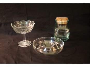 Assorted Glass Pieces. (G-4)
