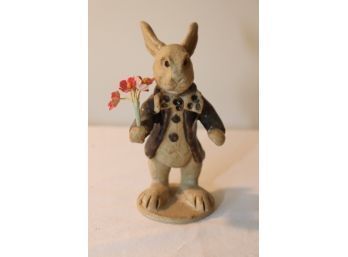 Jh 1985 Rabbit Figurine. (P-13)