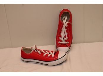 Converse All Star Low Tops Red Size 2 1/2 (T-8)