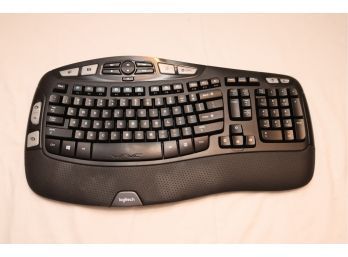 Logitech K350 Ergonomic Full-size Wireless Keyboard Black.  (N-25)