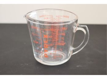 Pyrex Glass 2 Cup Measuring Cup  (N-42)