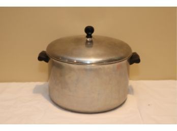 Vintage 8 Qt. Farberware Pot W/ Cover (D-4)