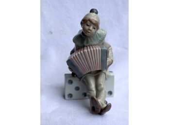 Lladro Retired Figurine #1179 Boy On Domino W/Accordion (S-5)