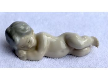 Lladro Figurine 4535 Baby Jesus Halo Angel Sleeping 4. (S-9)