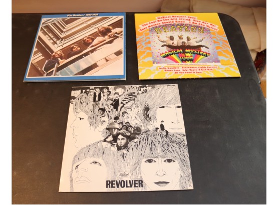Beatles Vinyl Record Lot: Revolver, Magical Mystery Tour, 1967-70 (D-4)