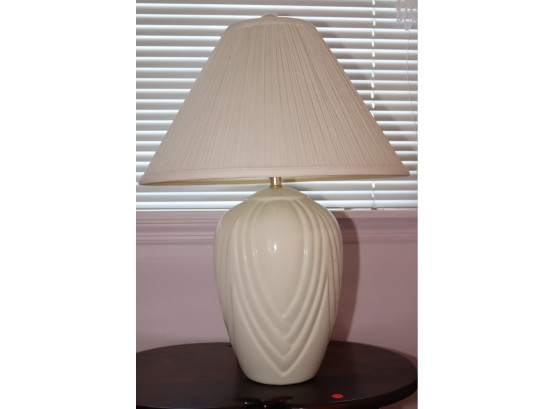 White Vintage Table Lamp With Shade