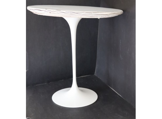 White Saarinen Tulip Side Table From Knoll