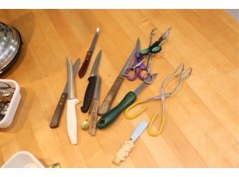 Kitchen Knives Scissors And Tongs. (T-17)