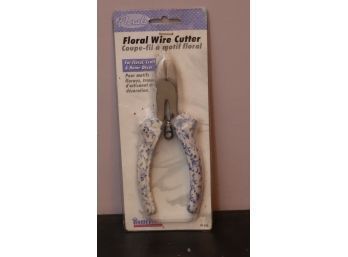 New In Package Florals Floral Wire Cutter (T-35)