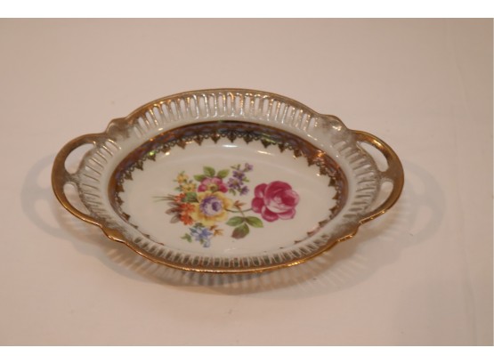Vintage PM Small Reticulated Pierced Serving Plate. (K-20)