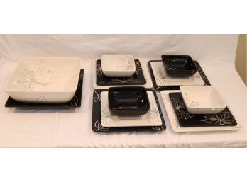 Laurie Gates ANTILLES  Black And White Square Plates And Bowls (K-39)