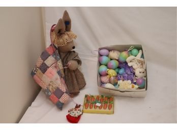 Herzlappen Easter Bunny With Some Eggs And Carrots (E-1)