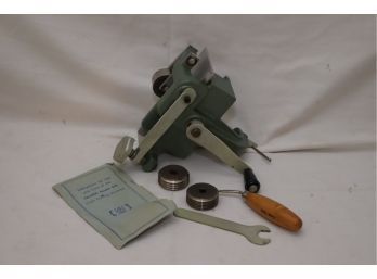 Vintage Harry M Fraser Model 500 Cutting Machine Rugs Crafts Slitter Yarn Cloth Cutter (N-23)