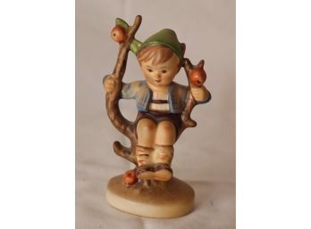 VINTAGE Hummel Figurine Apple Tree Boy 14230 Boy Sitting TMK2 (P-94)
