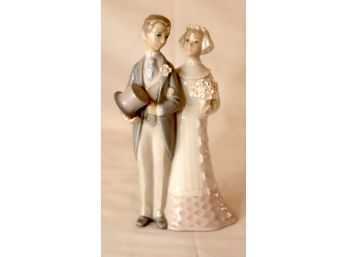 Llardo Figurine: 4808 Wedding Bride Groom (N-3)