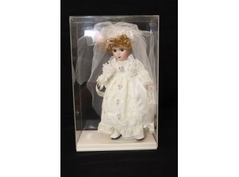 The Danbury Mint Julia A Victorian Bride Doll In Plastic Display Case (T-5)