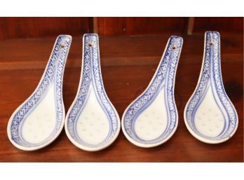 Set Of 4 Chinese Soup Spoons (D-23)