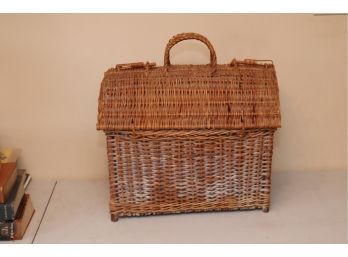 Vintage Basket Filled With Knitting Stuff. (D-10)