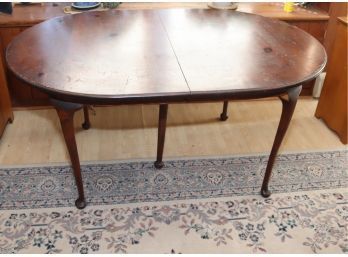Vintage Oval Dining Room Table With 2 Extension Leaves