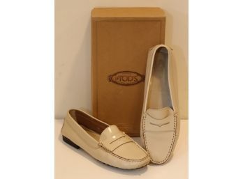 J.P. Tod's Beige Patent Leather Driving Loafers Sz. 39 W/ Box (AG-4)