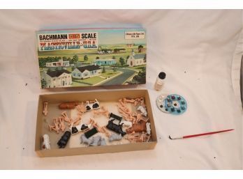 BACHMAN/PLASTICVILLE O/S SCALE CITIZENS & Cowsw Paint!