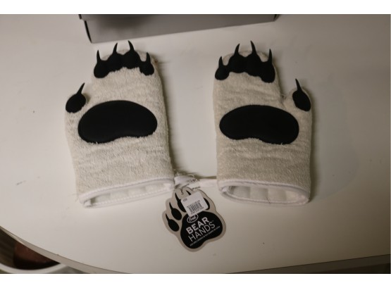 Bear Hands Oven Mitts From Nordstrom's