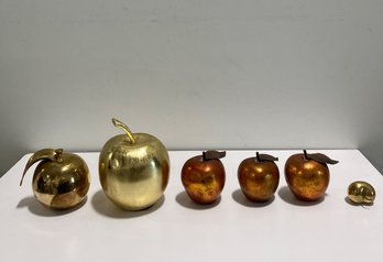 Assorted Size Golden Apples