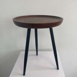Tripod End Table  With Black Metal Led & Walnut Wood Top