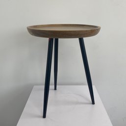 Tripod End Table  With Black Metal Led & Natural Wood Top