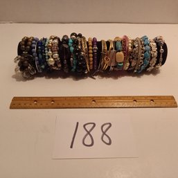 Lot 30 Bracelets