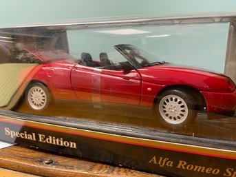 Maisto 1/18 1995 Alfa Romeo SPIDER Diecast