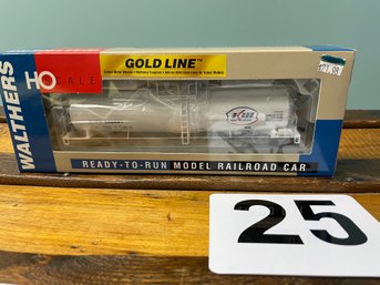 HO SCALE Walthers Gold Line 932-7277 Tank Car SHPX KERR-MCGEE